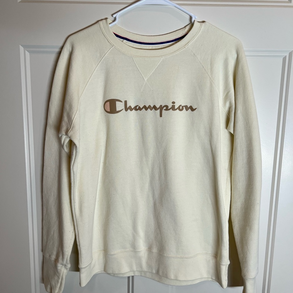 Woman’s cream champion crewneck